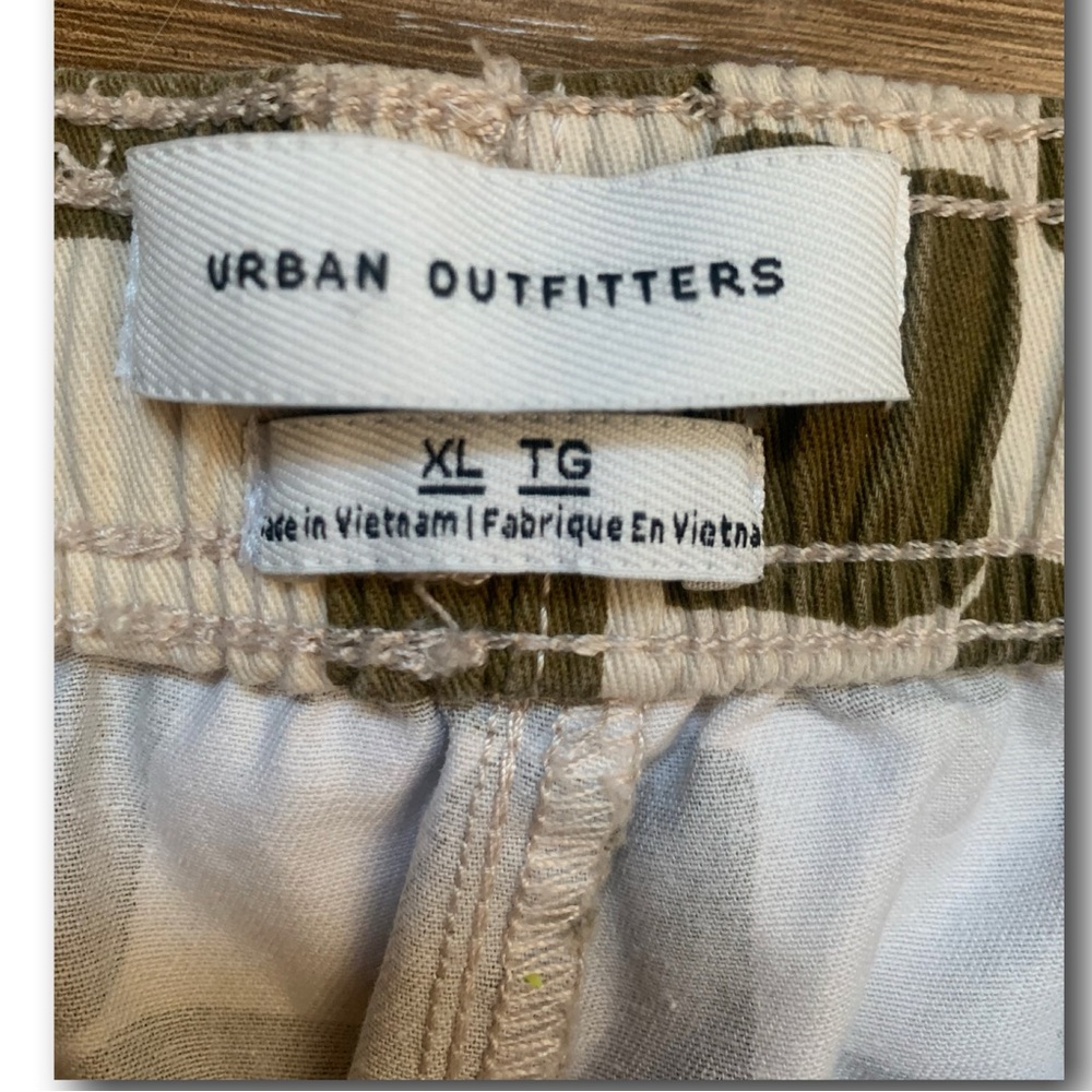 Urban Outfitters Khaki Checkerboard Beach Pants Size-Xl - Picture 3 of 10
